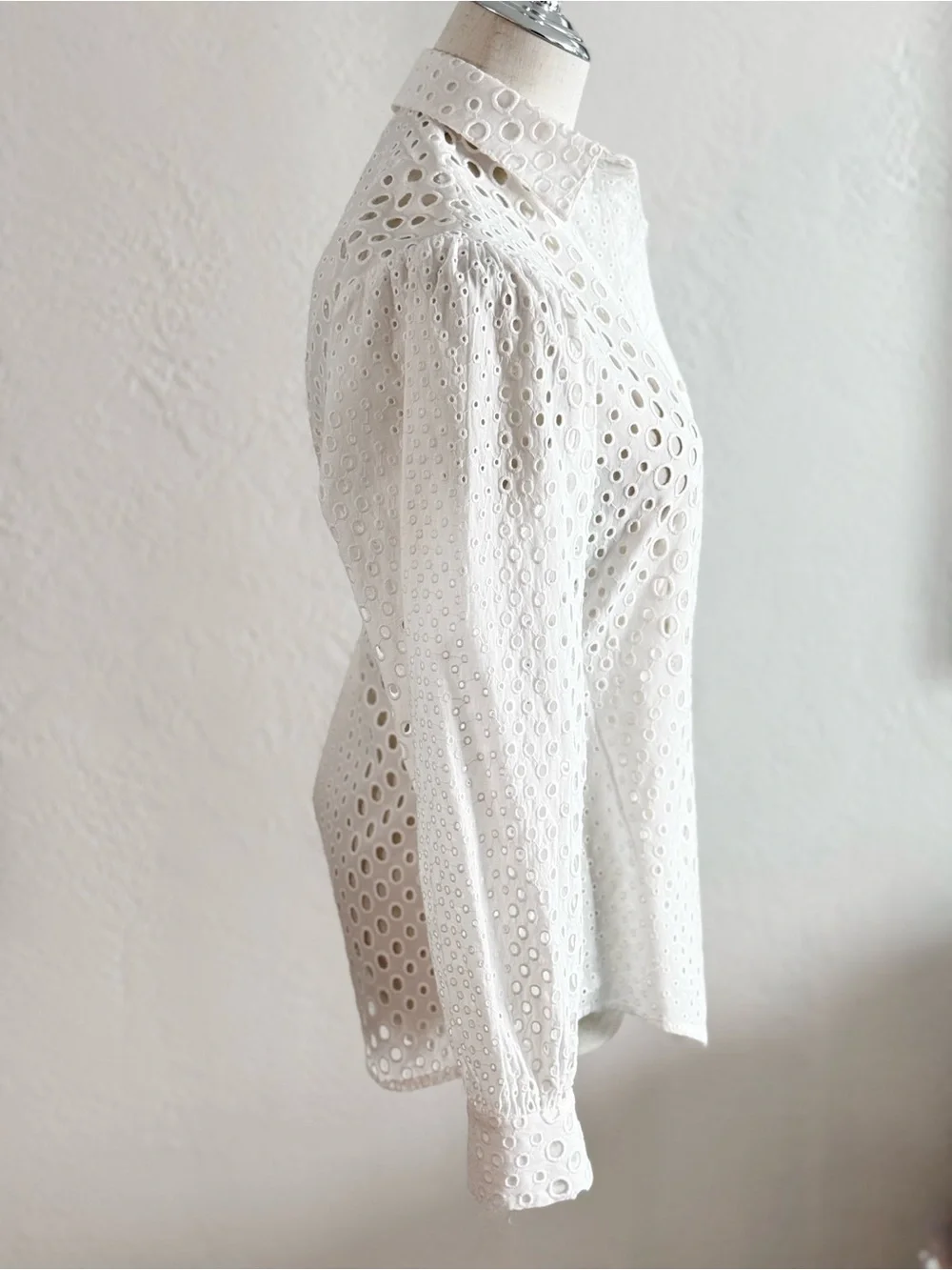 Nicole Miller Artelier White Pleated Puff Sleeve Eyelet Blouse M Cotton Boho - Picture 10 of 15